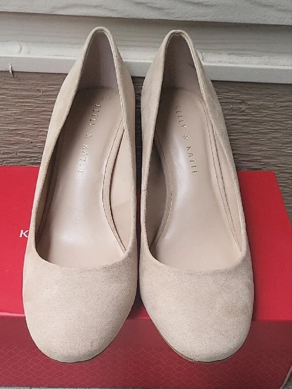 Kelly & Katie Nude Suede Block Heel Pumps Size 8M With Box